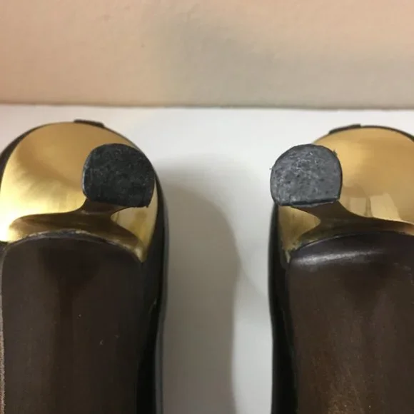 ST JOHN Black Soft Patent with Matte Gold Heel Pumps - Picture 12 of 15